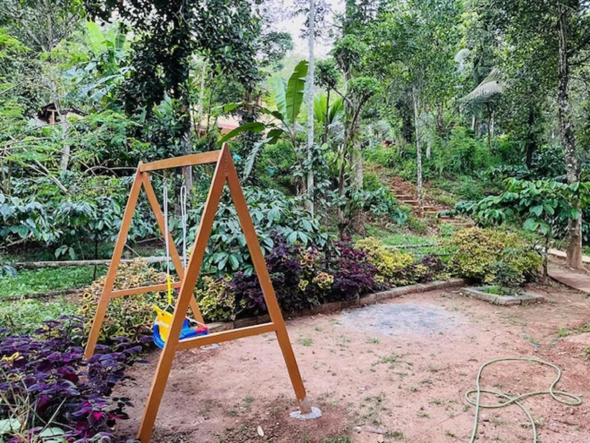 Kuruva Shoreline Wayanad Chegāt 外观 照片