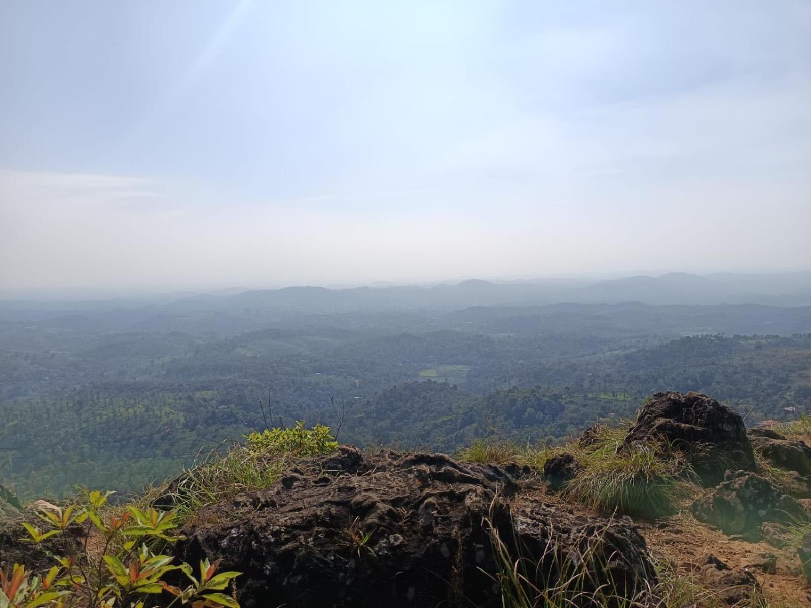 Kuruva Shoreline Wayanad Chegāt 外观 照片